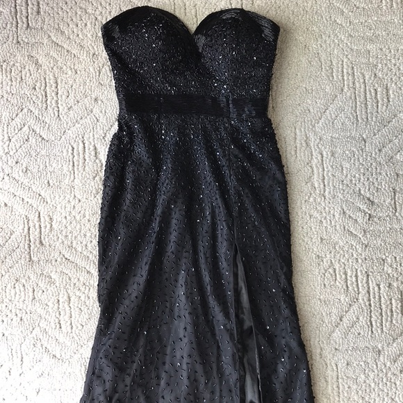 Black beaded Evening gown - Picture 3 of 6